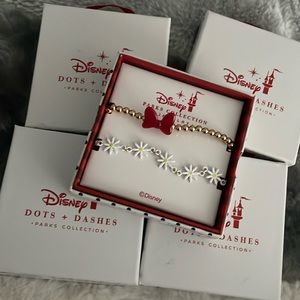 DISNEY Minnie mouse bow and daisy bracelet
